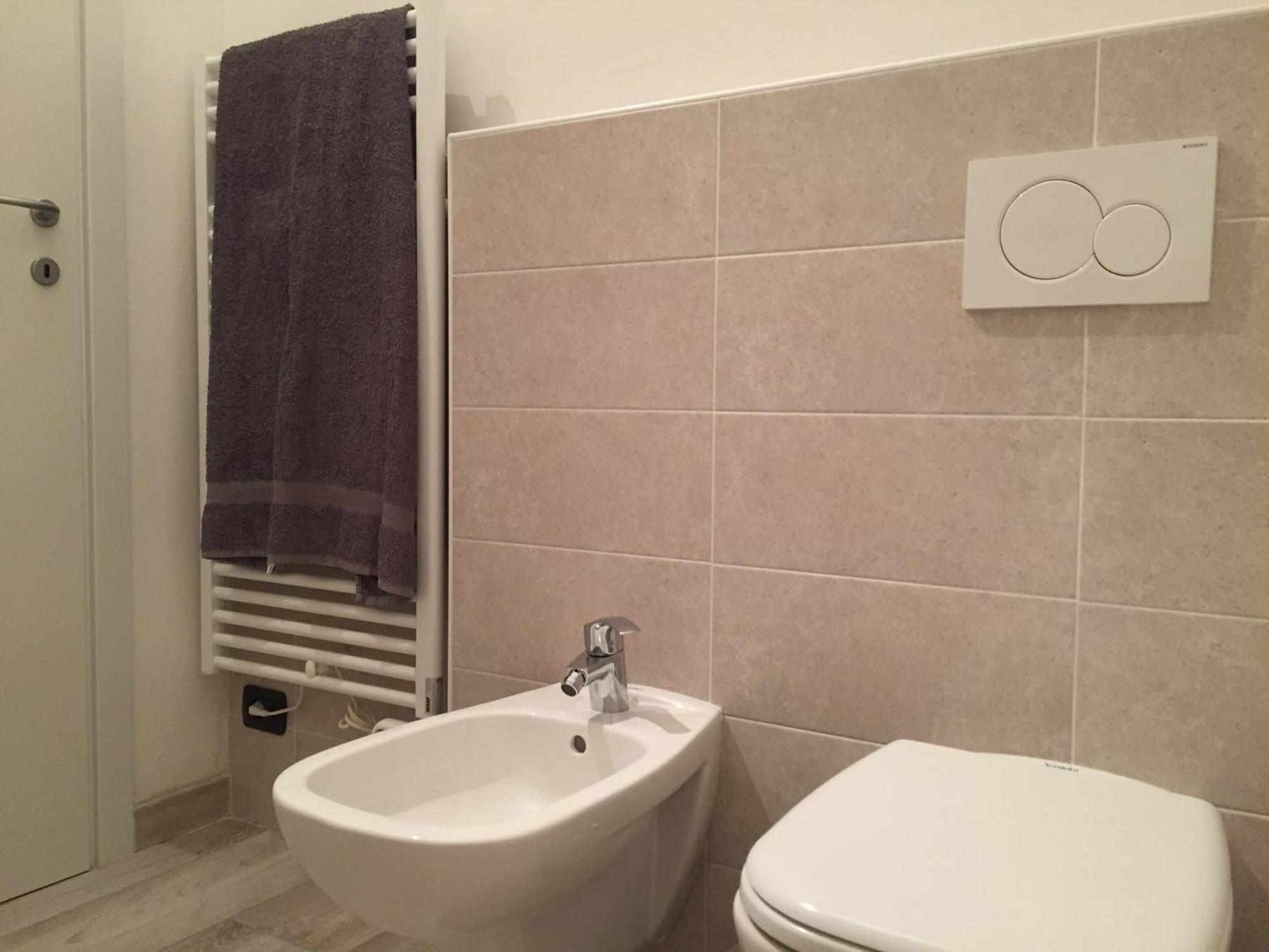 Il Cortile Como Single & Double Room In Apartment No Hotel Luaran gambar