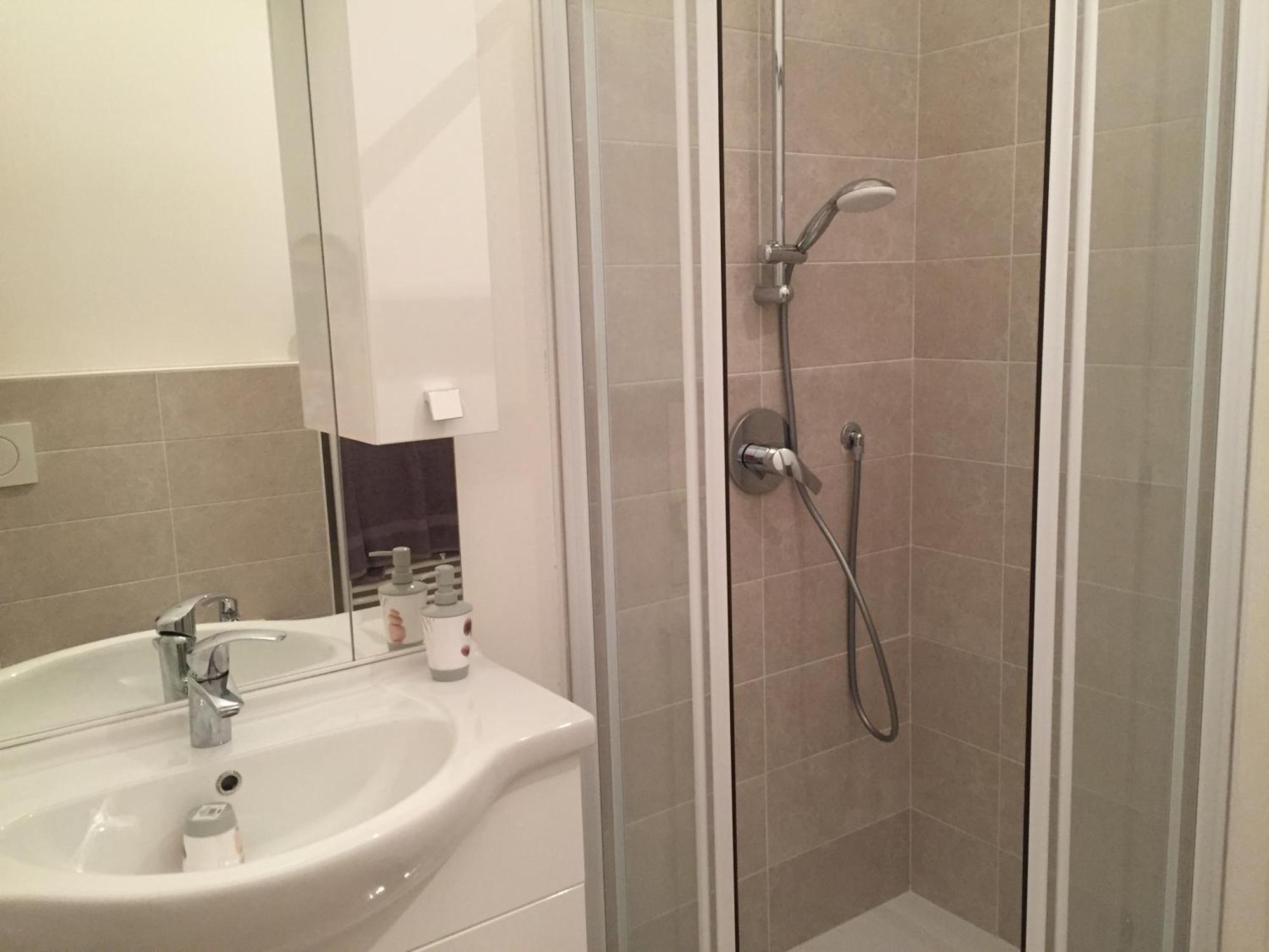 Il Cortile Como Single & Double Room In Apartment No Hotel Luaran gambar